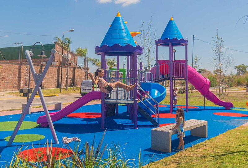 Juan Andreotti entregó viviendas a 25 familias numerosas de San Fernando