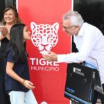 Julio Zamora encabezó la entrega de kits escolares a 225 estudiantes del distrito