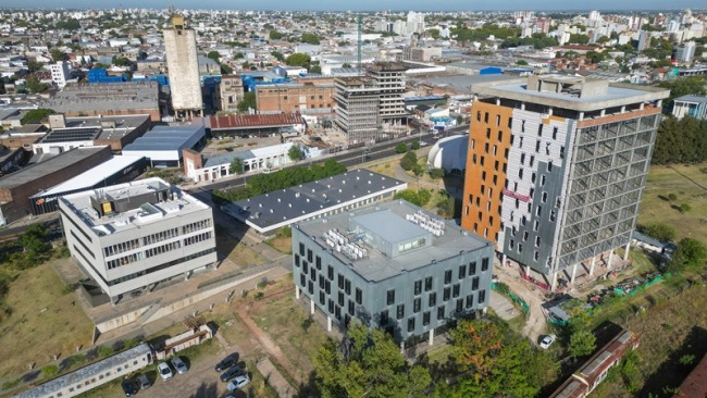 Katopodis recorrió las obras de la Torre de Innovación de la UNSAM