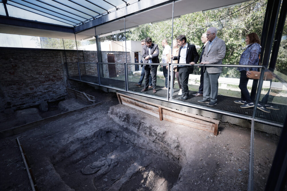 Kicillof visitó el Espacio para la Memoria en el ex-centro clandestino de detención “Destacamento Arana”