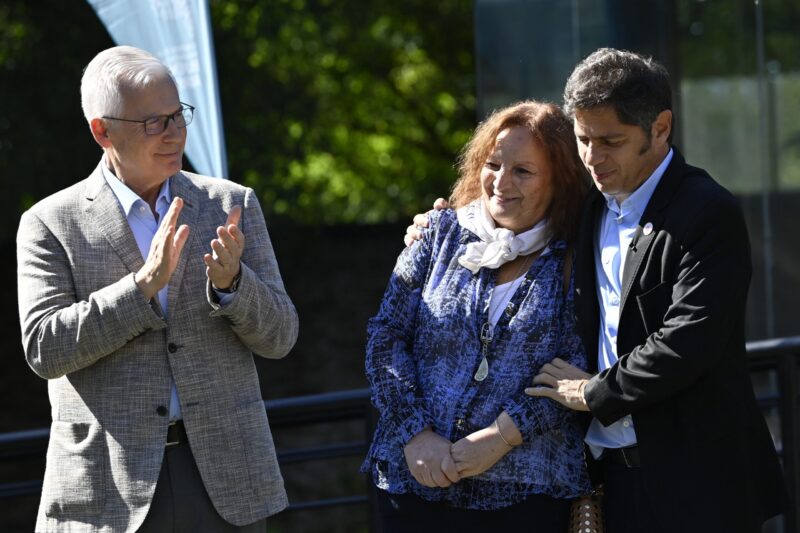 Kicillof visitó el Espacio para la Memoria en el ex-centro clandestino de detención “Destacamento Arana”