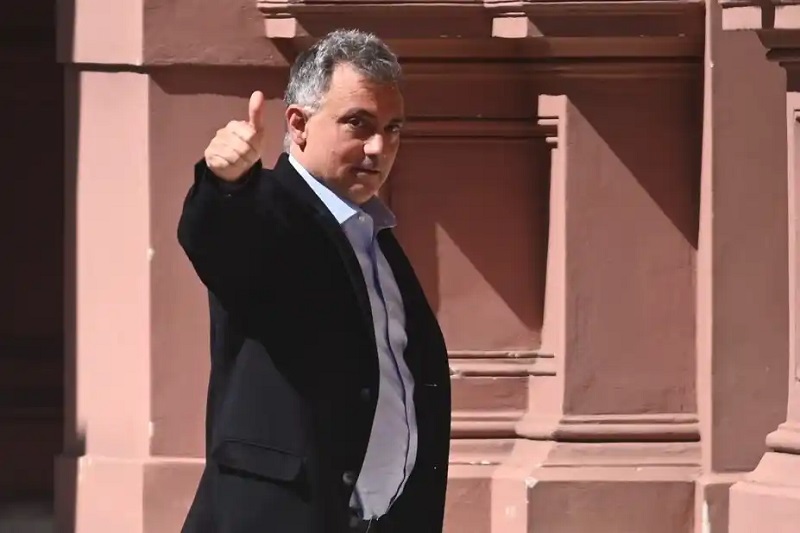 LLA sigue maltratando a Valenzuela, ahora Pareja le amenaza el HCD