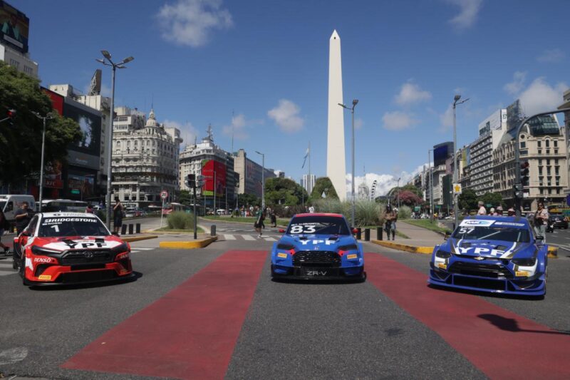 La fiesta del Callejero del TC 2000 llegó al Obelisco y anticipa un fin de semana espectacular para toda la familia