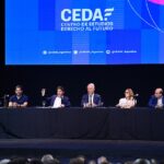 “Los invito a dejar de mirar las encuestas”, dijo Kicillof, que lanzó su Centro de Estudios”