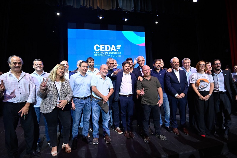 “Los invito a dejar de mirar las encuestas”, dijo Kicillof, que lanzó su Centro de Estudios”