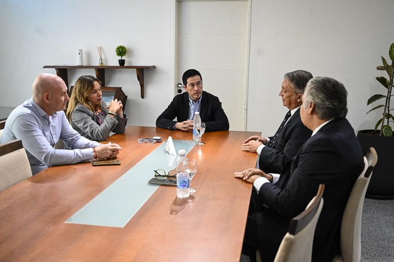 Nardini firma un convenio con la USAL para prácticas en salud pública