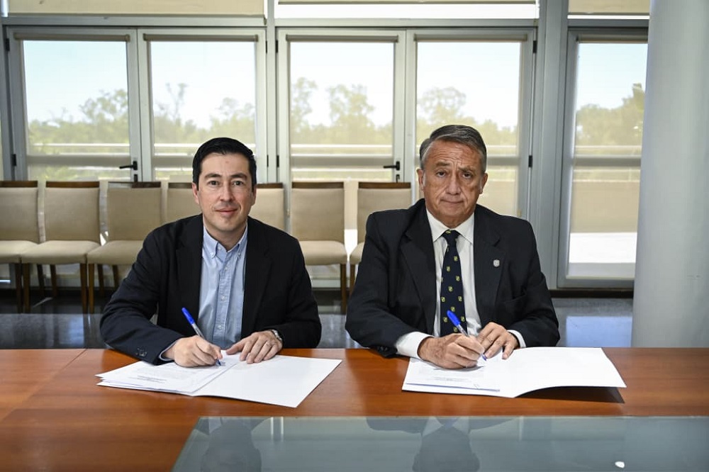 Nardini firma un convenio con la USAL para prácticas en salud pública