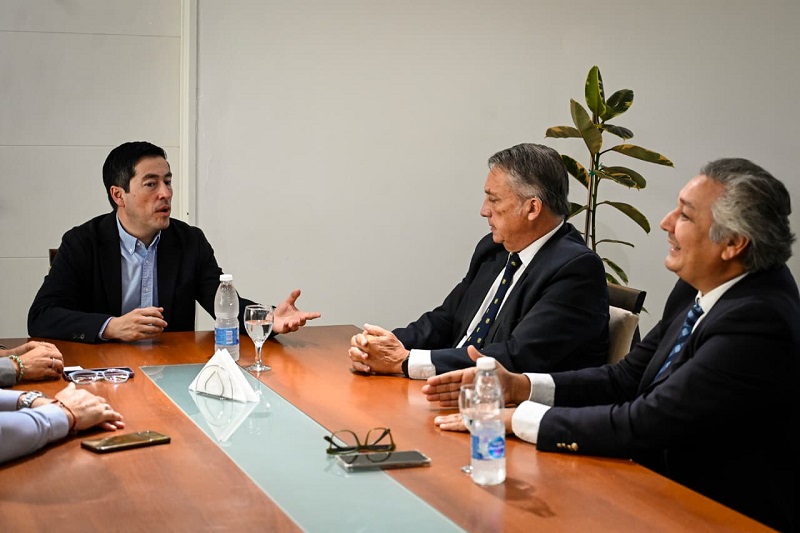 Nardini firma un convenio con la USAL para prácticas en salud pública