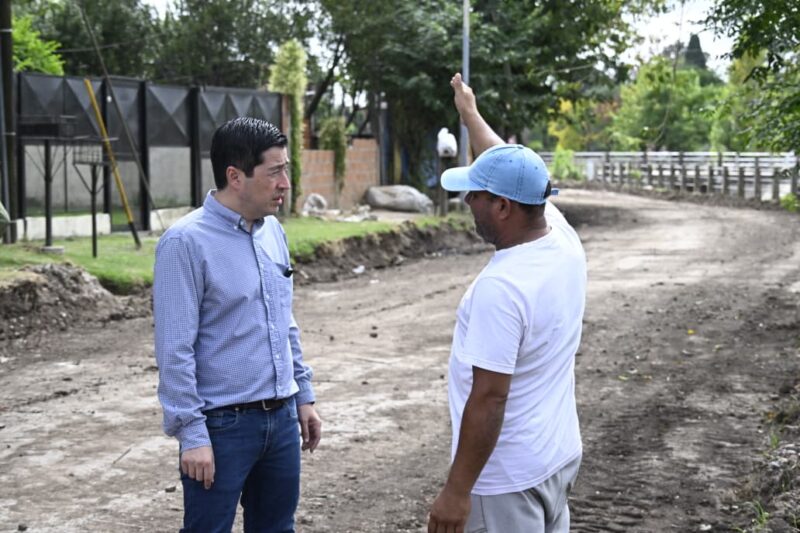 Nardini recorrió el avance de obra de pavimentación de la calle Estado de Israel