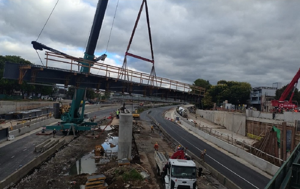 Reabrió la Autopista Dellepiane en ambos sentidos tras montar dos nuevos puentes