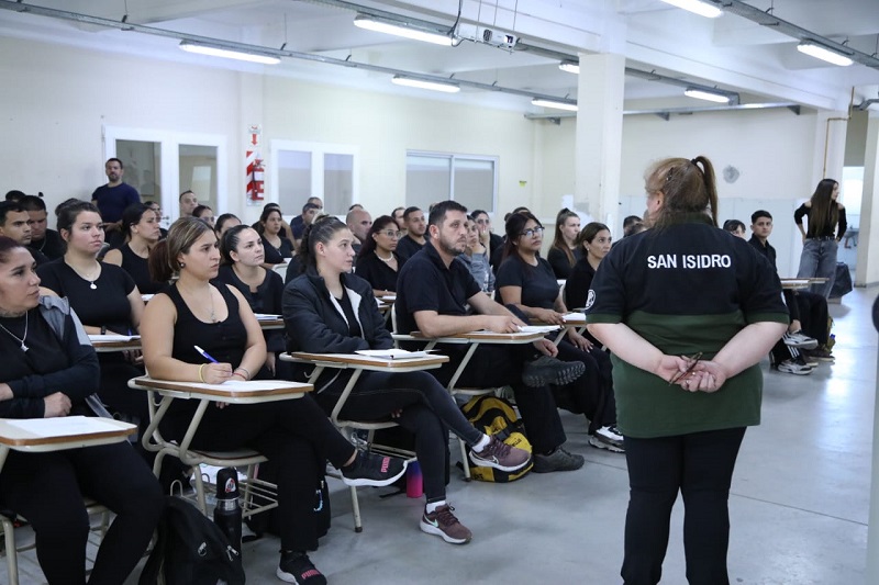 San Isidro: capacitan a 60 nuevos agentes para reforzar la Patrulla Municipal y el sistema de prevención