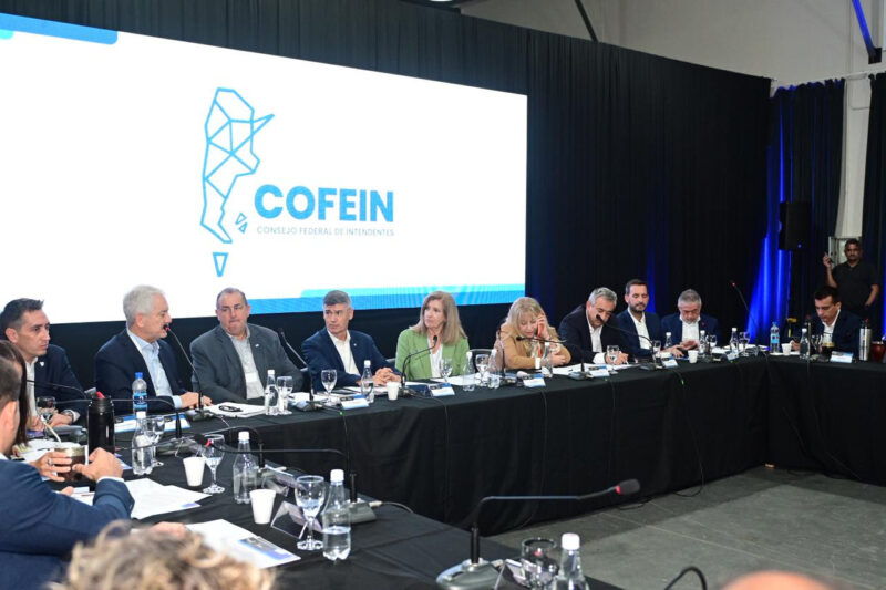 Sujarchuk, en el encuentro federal de intendentes, se planteó la asfixia financiera a los municipios