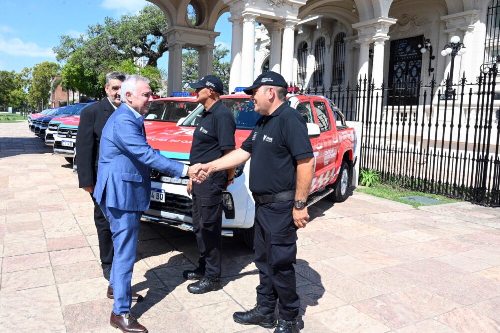 Tigre aumenta su seguridad Julio Zamora encabezó la entrega de 25 móviles para el COT