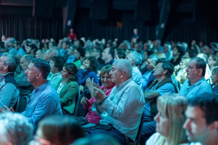 Ante más de 1.500 vecinos, Ramón Lanús presentó el plan de gestión para el 2026