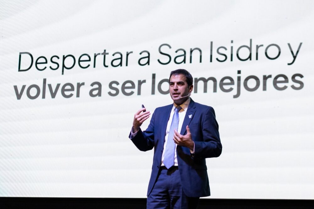 Ante más de 1.500 vecinos, Ramón Lanús presentó el plan de gestión para el 2026