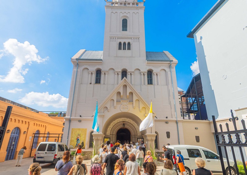Cientos de sanfernandinos visitaron las 7 iglesias en Viernes Santo