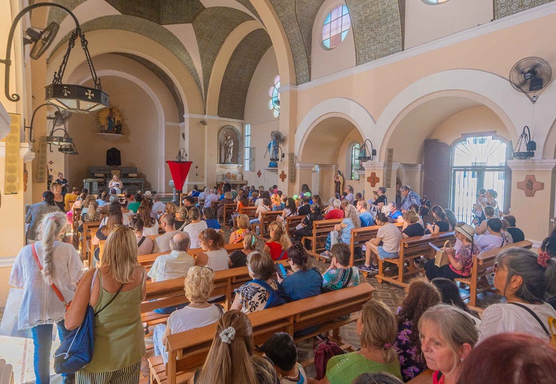 Cientos de sanfernandinos visitaron las 7 iglesias en Viernes Santo