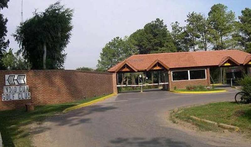 Siguen los prestamos: 2 mujeres le prestaron 100 mil dólares a Adorni para la casa del country