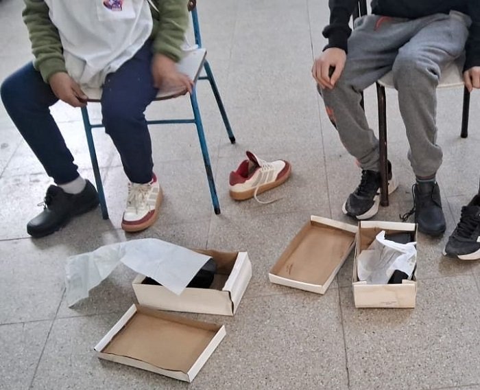 El municipio entrego calzados en escuelas especiales de José C. Paz