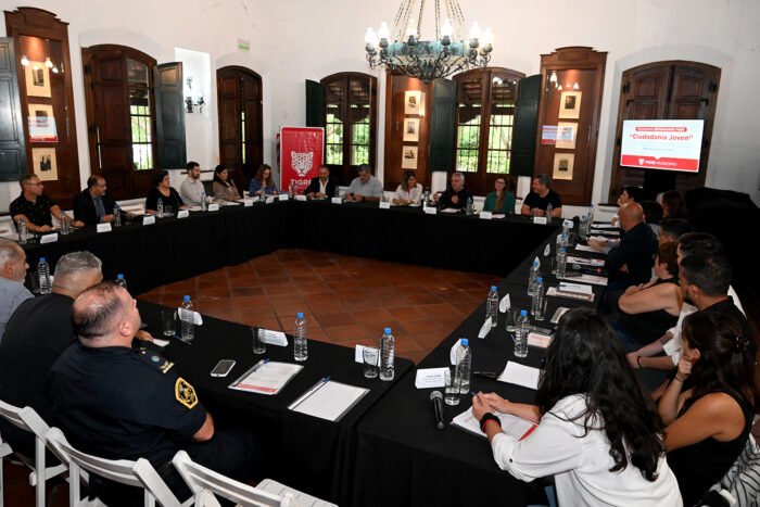 Julio Zamora, lanzó el programa Entramados Tigre Ciudadanía Joven