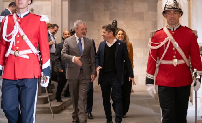 Kicillof en España, reunión con el alcalde de Barcelona, Gustavo Petro y la vice del Parlamento Europeo, Katarina Barley