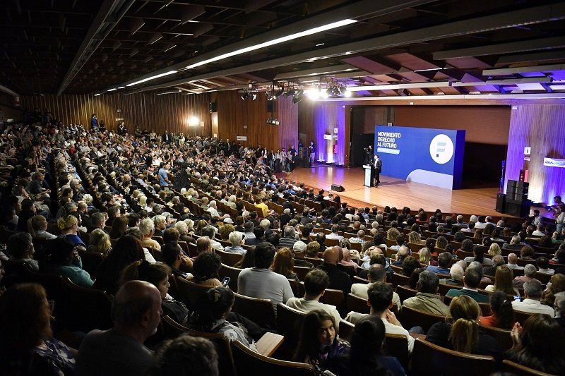 Kicillof lanzó su sector universitario de MDF y criticó las políticas en ciencia y educación de Milei