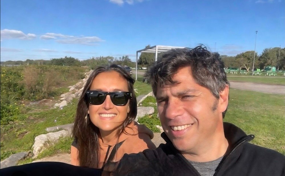 Kicillof junto a su esposa se fue a tomar mates a Punta Lara y fue viral