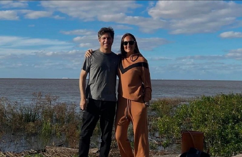 Kicillof junto a su esposa se fue a tomar mates a Punta Lara y fue viral
