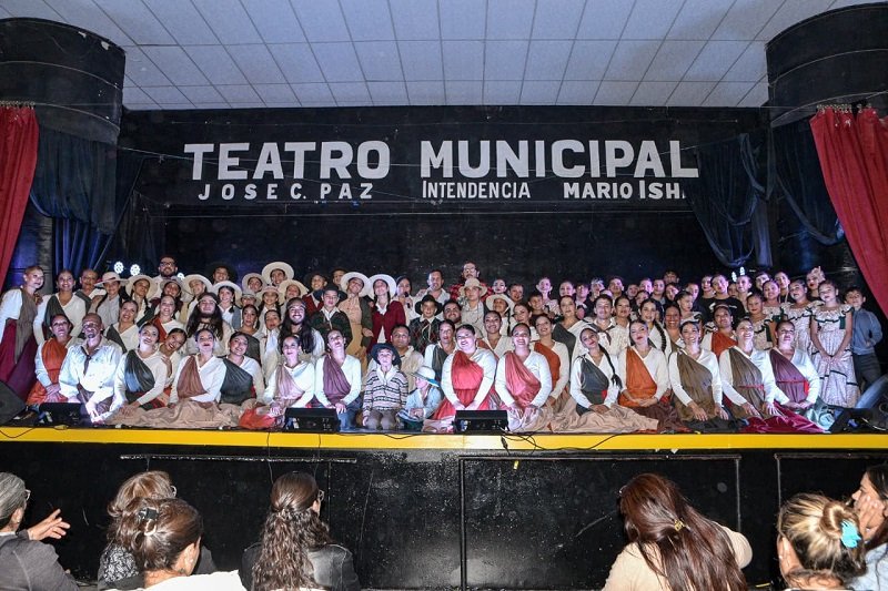 Misa criolla por las pascuas en el teatro municipal de José C. Paz