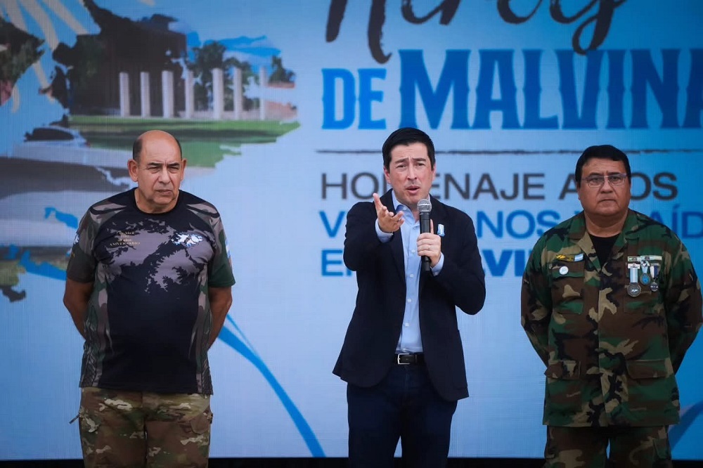 Malvinas Argentinas homenajeó a veteranos y caídos a 44 años del inicio de la Guerra