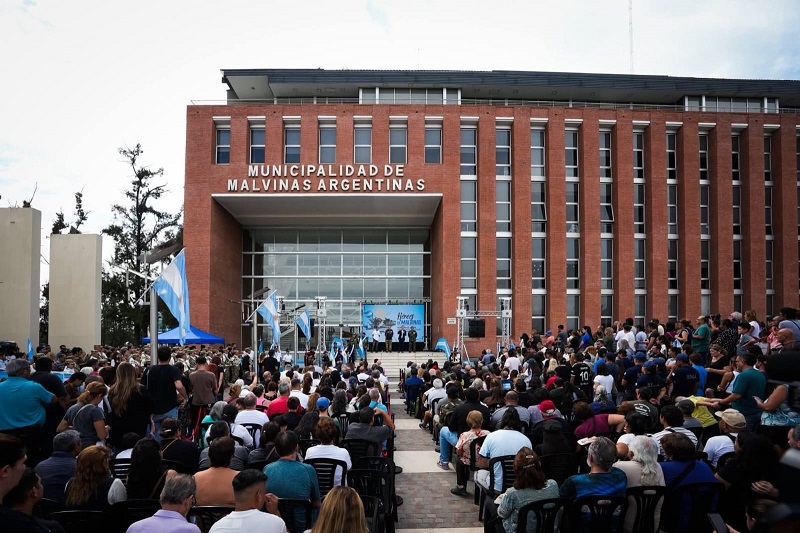 Malvinas Argentinas homenajeó a veteranos y caídos a 44 años del inicio de la Guerra