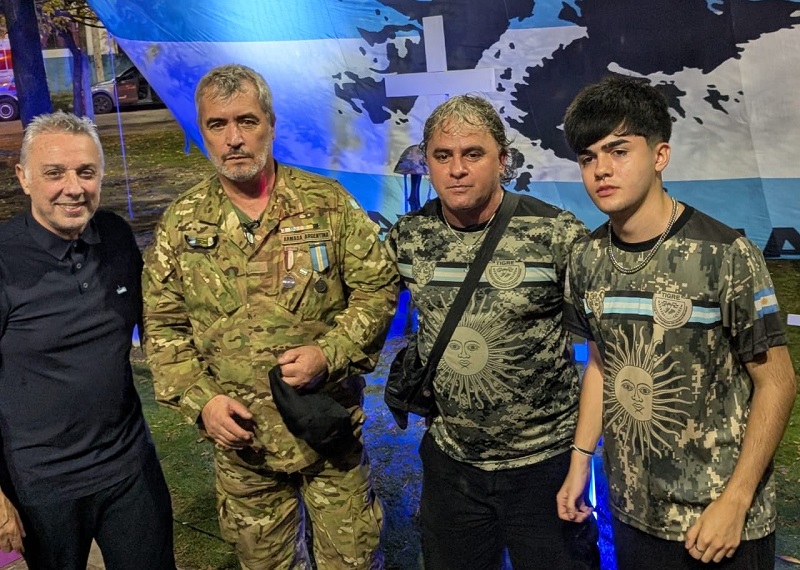 Malvinas, Tigre homenajeó a los héroes con la vigilia en Ricardo Rojas