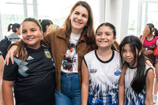 Mariel Fernández encabezó el lanzamiento de las Ligas Municipales de Moreno