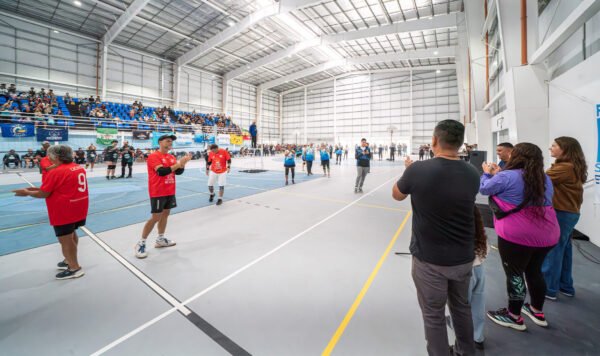 Mariel Fernández encabezó el lanzamiento de las Ligas Municipales de Moreno