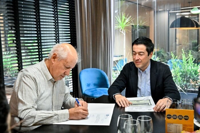 Nardini hizo entrega de la habilitación a la ampliación de la planta de Nevares