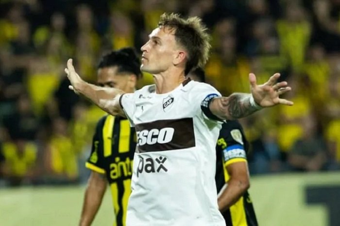 Histórico Platense, derrotó a Peñarol por 2 a 1 en Montevideo por la Copa Libertadores