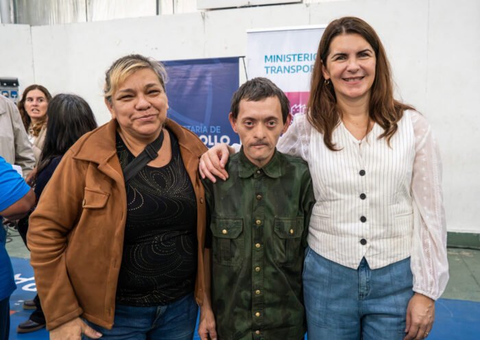 Se entregaron más de 700 Pases Libres Multimodales en Moreno