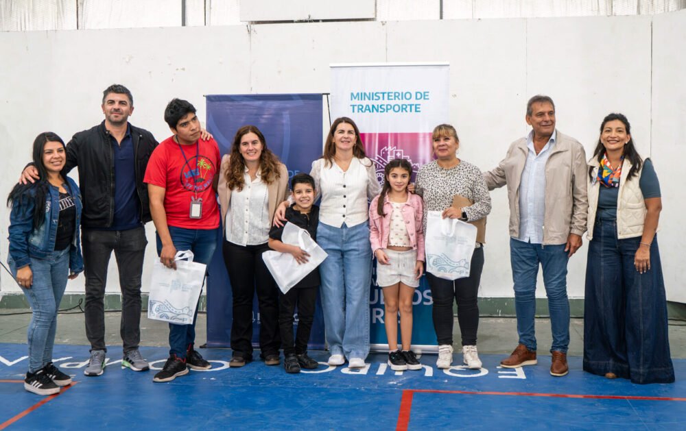 Se entregaron más de 700 Pases Libres Multimodales en Moreno