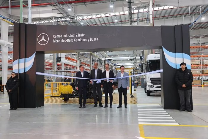 Mercedes Benz Camiones y Buses inauguro su planta en Zárate, Con Adorni y Karina Milei