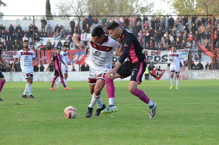 Atlético Escobar chocó contra la jerarquía de Douglas Haig y sufrió una dura goleada 4 a 1 en Pergamino