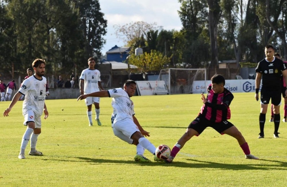 Atlético Escobar y un empate en cero con gusto a poco frente a Independiente de Chivilcoy