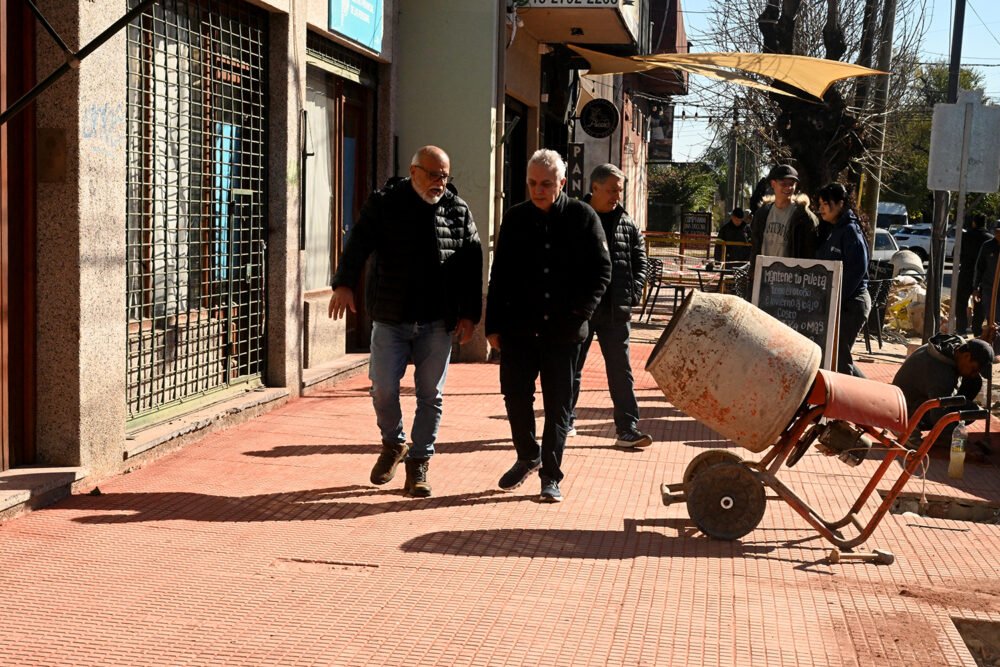 Avanza la remodelación del corredor escolar de la Primaria N° 20 y Secundaria N° 15 de General Pacheco