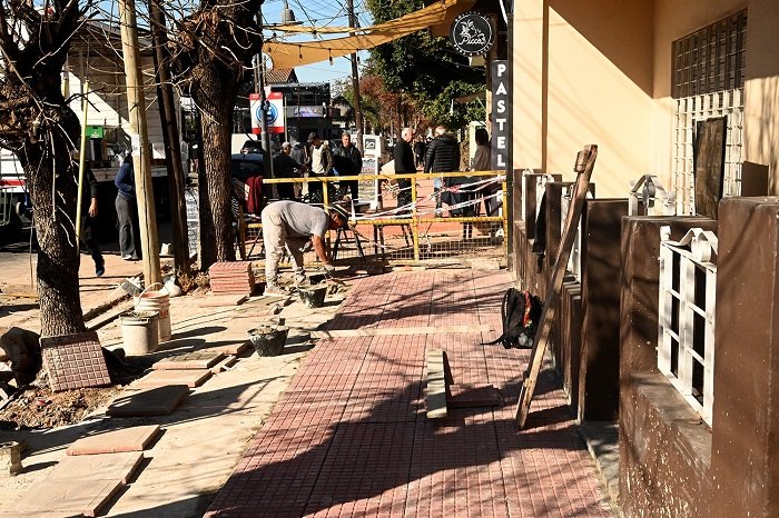 Avanza la remodelación del corredor escolar de la Primaria N° 20 y Secundaria N° 15 de General Pacheco