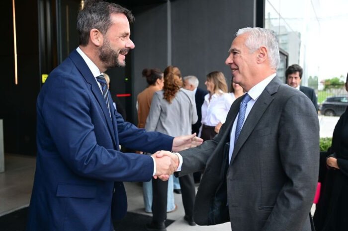 El presidente de la Suprema Corte y el intendente Sujarchuk inauguraron la primera Cámara Gesell del partido