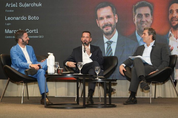 En la UBA, Sujarchuk participó de un foro sobre tecnología y cuidado del ambiente en la gestión de gobierno