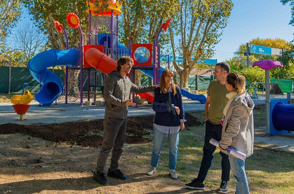 Juan Andreotti recorrió la última etapa de obra de un nuevo parque alrededor del Tren de la Costa