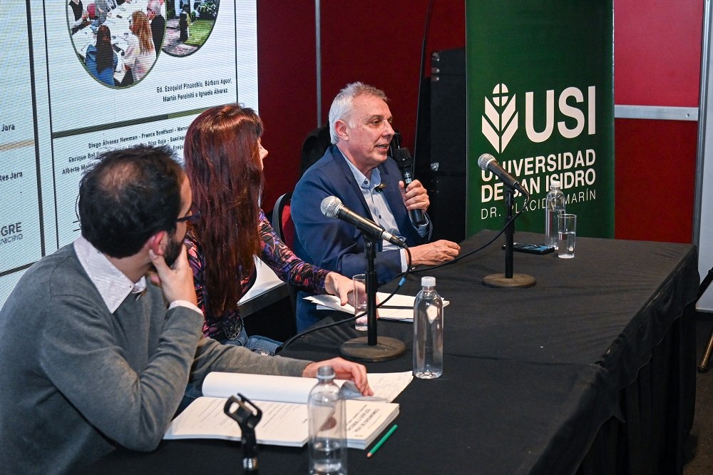 Julio Zamora en la Universidad de San Isidro en la presentación del libro "Estado, Derecho y Políticas Públicas"