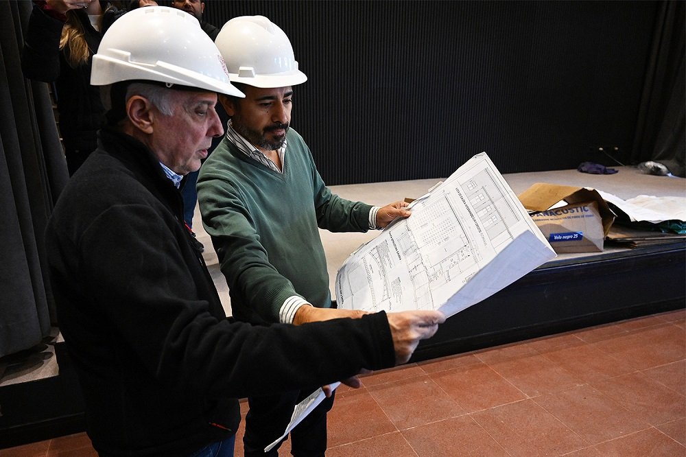 Julio Zamora supervisó la obra del auditorio de Ricardo Rojas, nuevo espacio para cultura, enseñanza y exposición