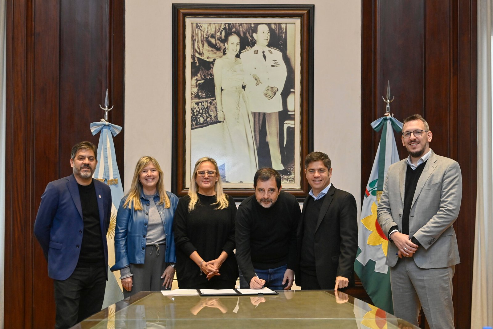 Kicillof y Cuattromo firmaron convenios con municipios para la compra de bienes de capital