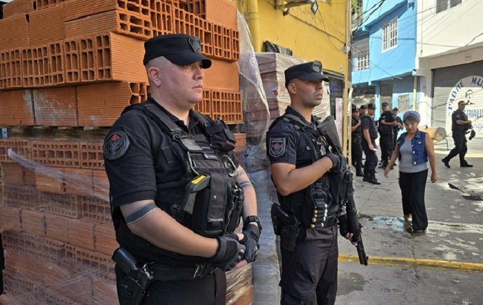 La Ciudad clausuró otro corralón ilegal que abastecía dentro de la Villa 31: Tres detenidos